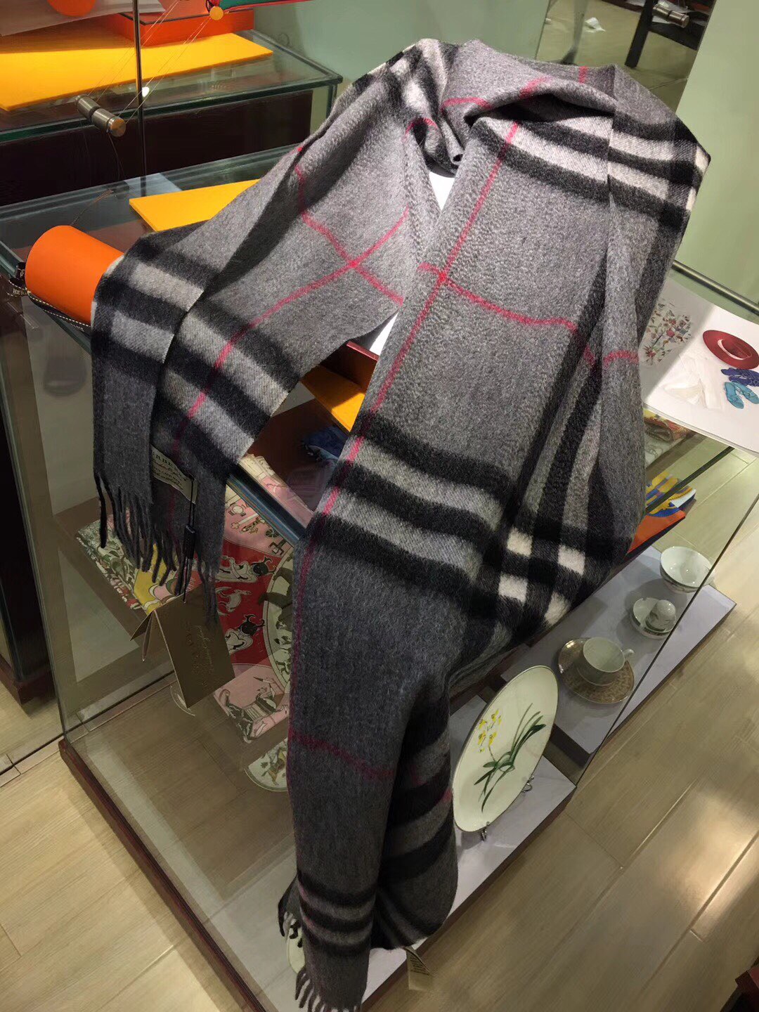 The Classic Check Cashmere Scarf, Burberry Scarves