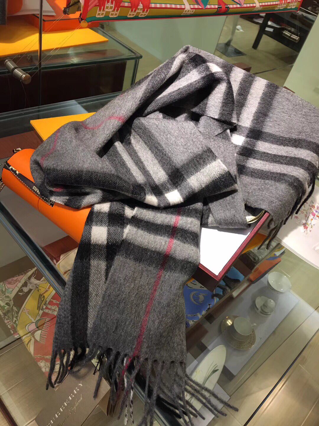 The Classic Check Cashmere Scarf, Burberry Scarves