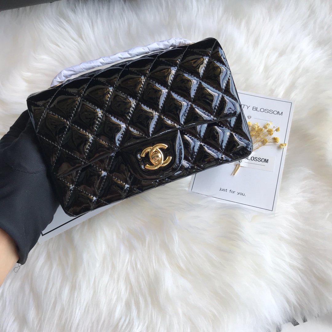 A01116, New Mini Classic Handbag, Chanel handbag, Calfskin, 20CM / 8 INCHES