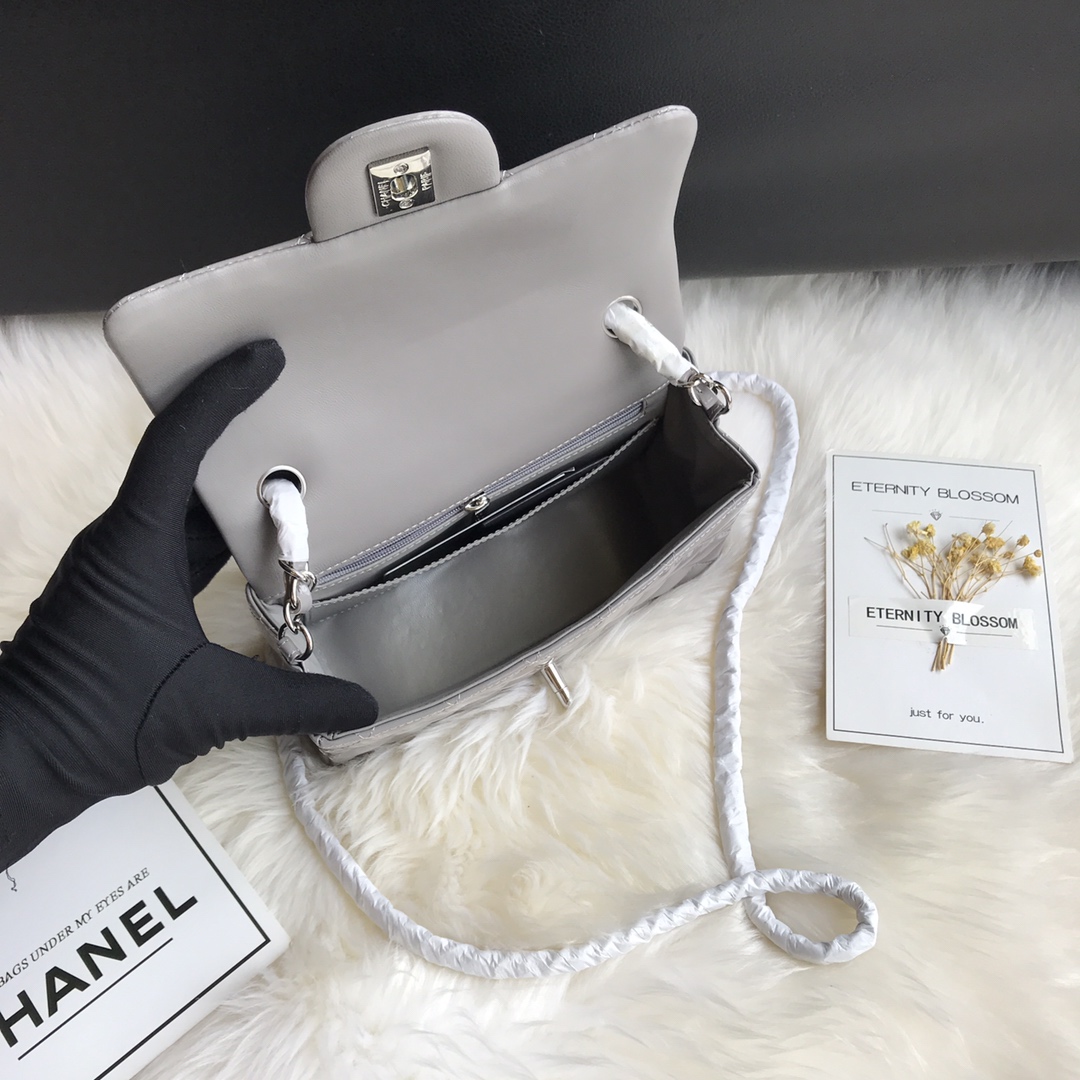 A01116, New Mini Classic Handbag, Chanel handbag, Calfskin, 20CM / 8 INCHES