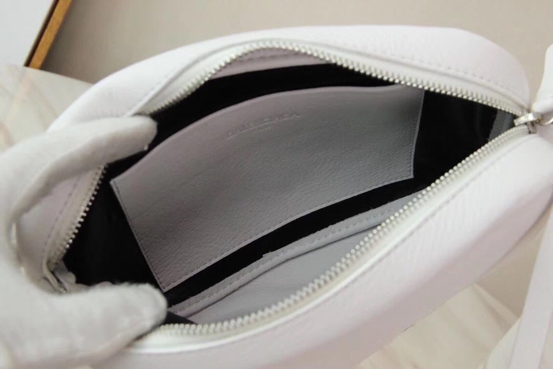 EVERYDAY CAMERA BAG S, calfskin bag with Balenciaga logo