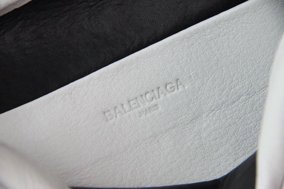 EVERYDAY CAMERA BAG S, calfskin bag with Balenciaga logo