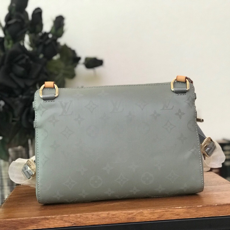 M43889 MESSENGER PM, Louis Vuitton LV Handbag