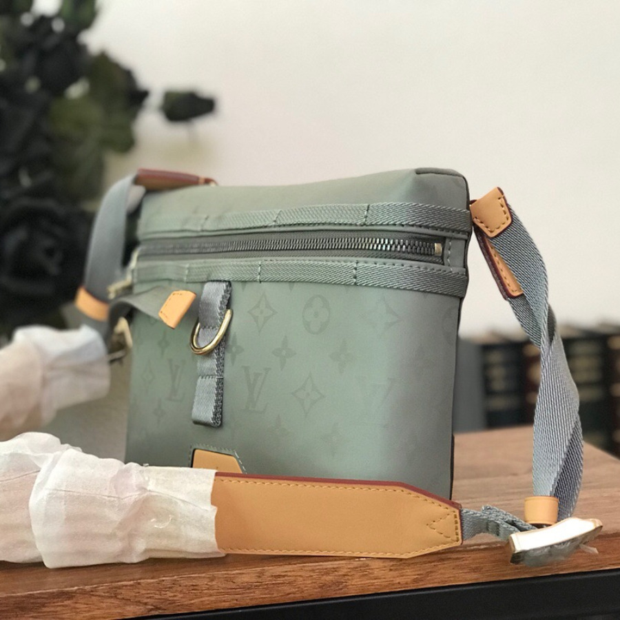M43889 MESSENGER PM, Louis Vuitton LV Handbag