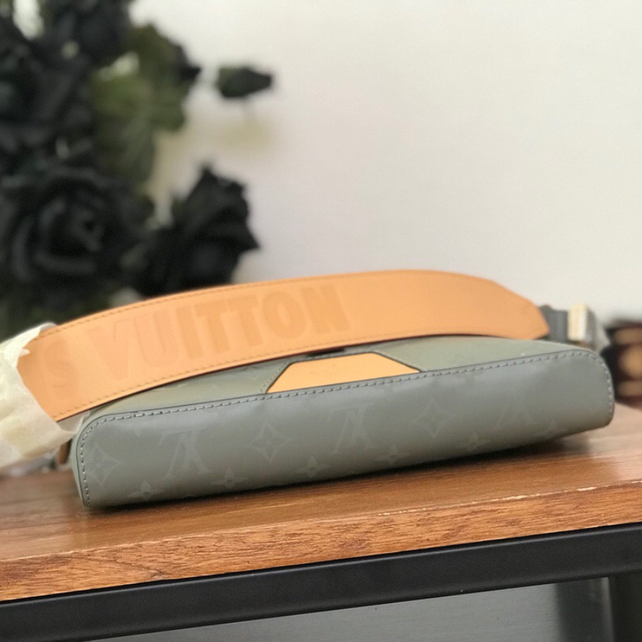 M43889 MESSENGER PM, Louis Vuitton LV Handbag