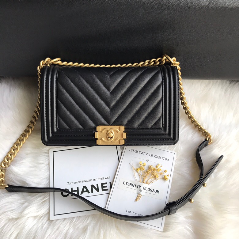  A67086, BOY CHANEL Handbag, Calfskin & Ruthenium-Finish Metal