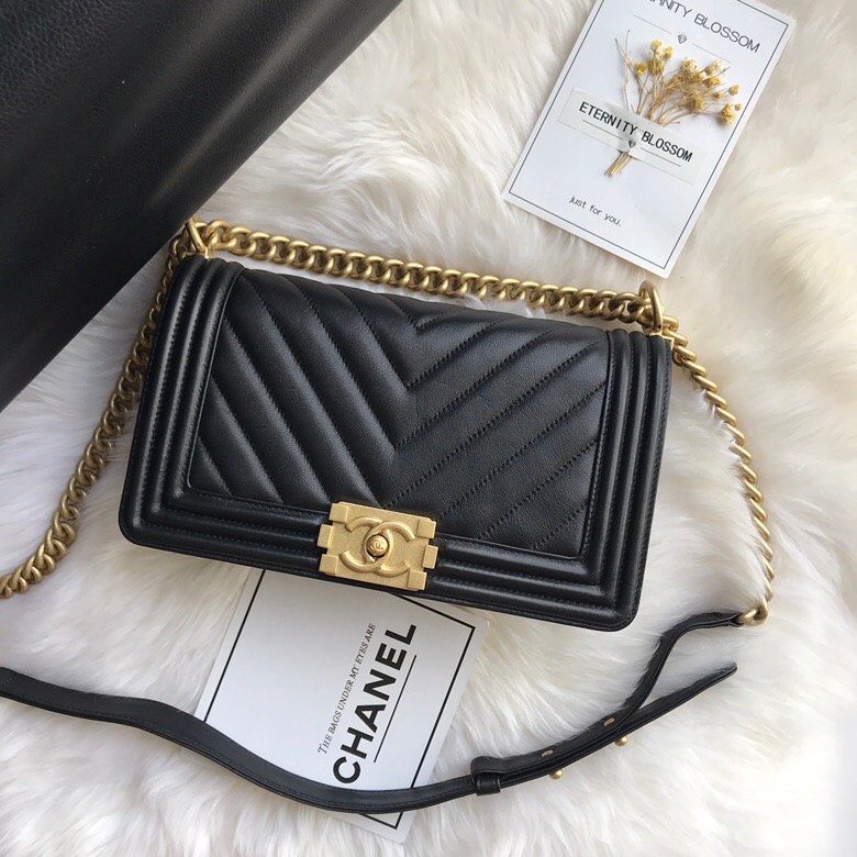  A67086, BOY CHANEL Handbag, Calfskin & Ruthenium-Finish Metal