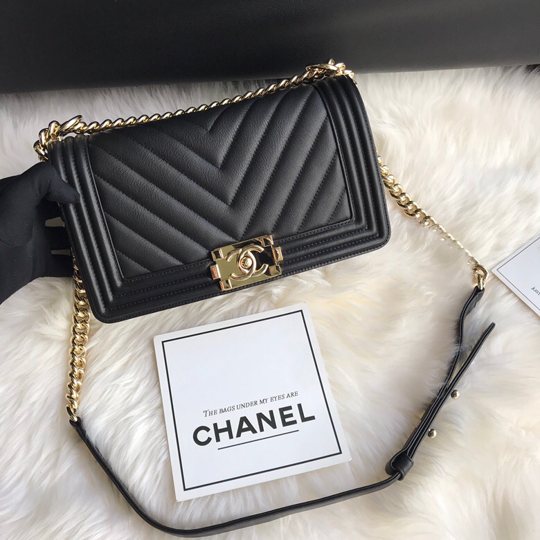  A67086, BOY CHANEL Handbag, Calfskin & Ruthenium-Finish Metal