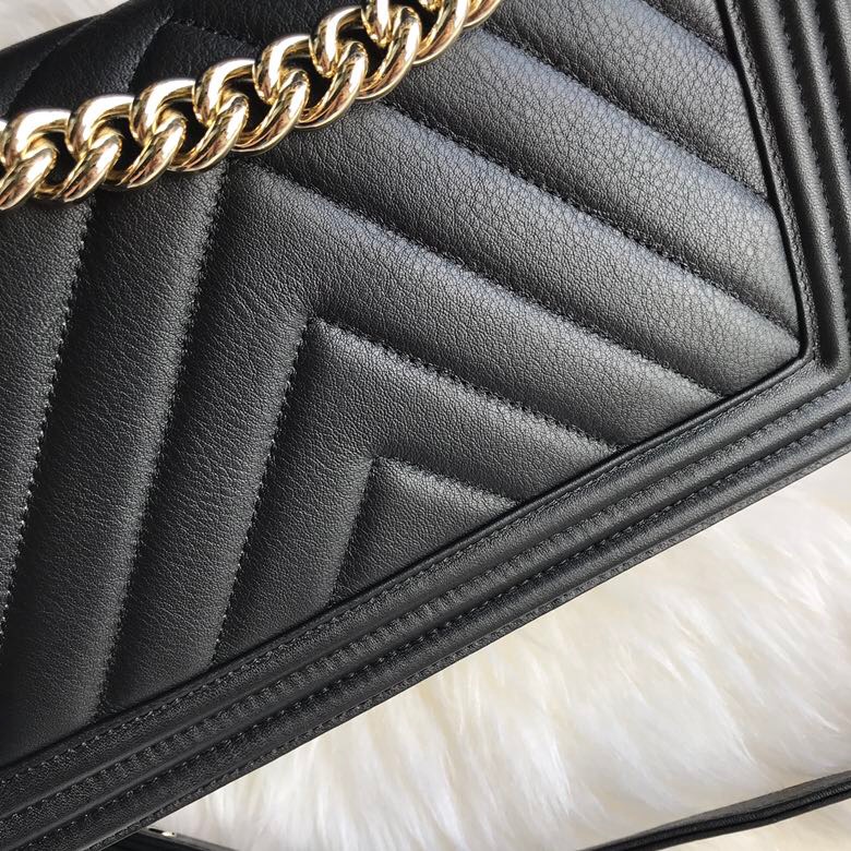  A67086, BOY CHANEL Handbag, Calfskin & Ruthenium-Finish Metal