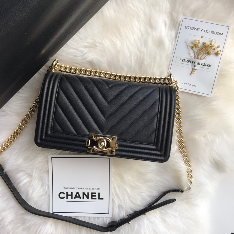  A67086, BOY CHANEL Handbag, Calfskin & Ruthenium-Finish Metal
