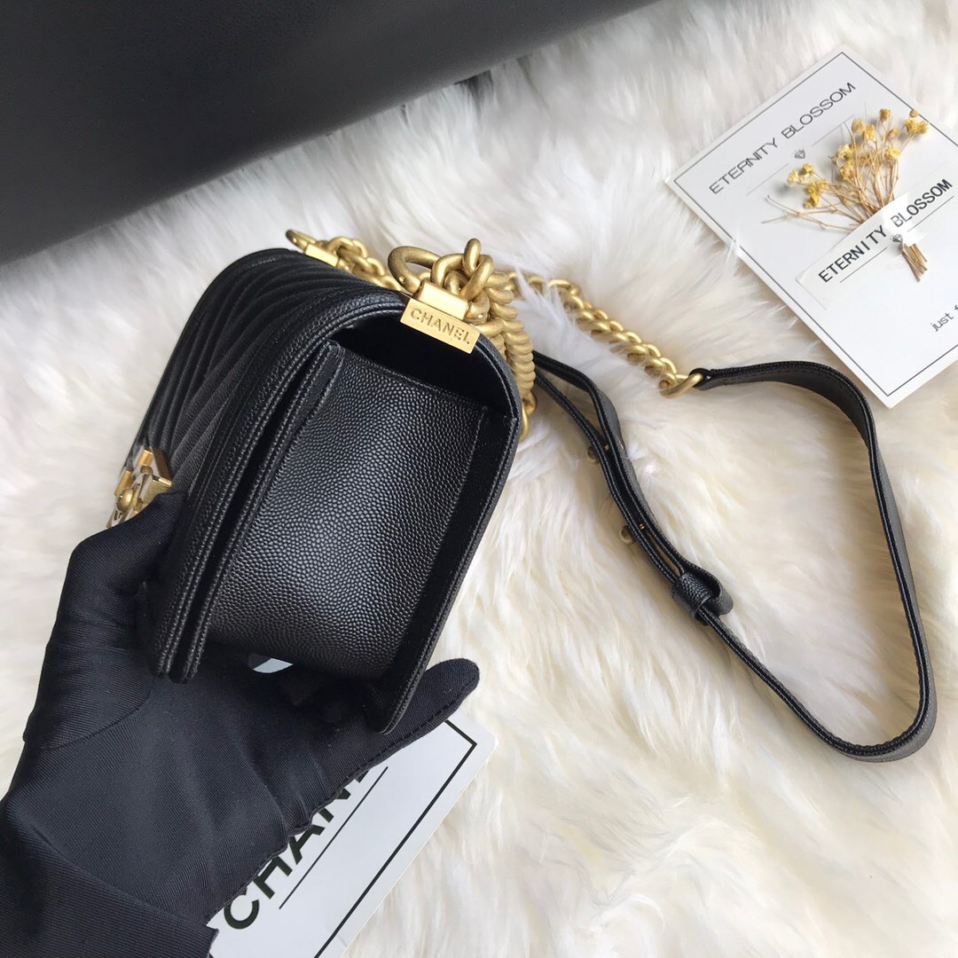 A67085, Small BOY CHANEL Handbag, Calfskin
