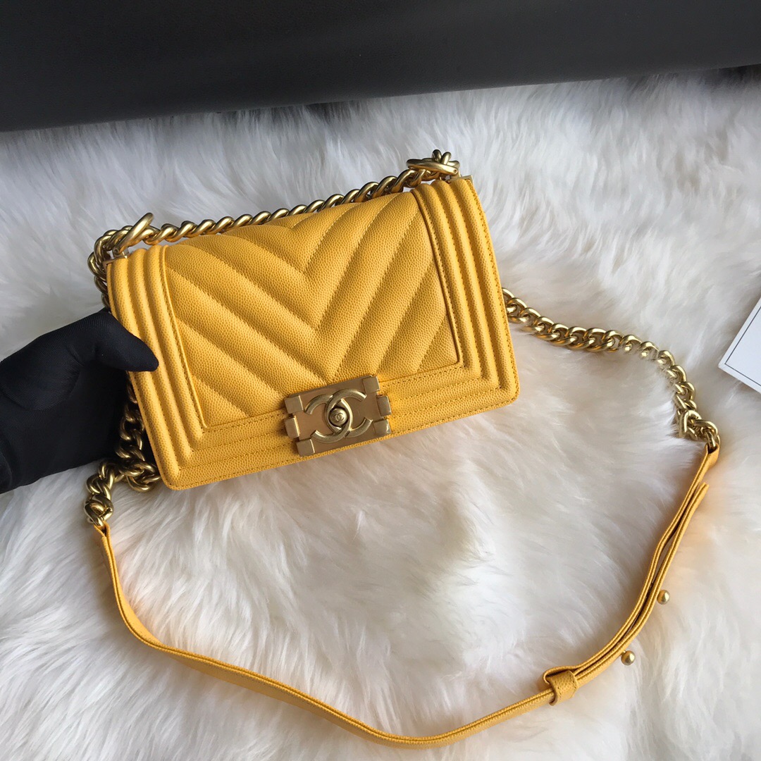 A67085, Small BOY CHANEL Handbag, Calfskin