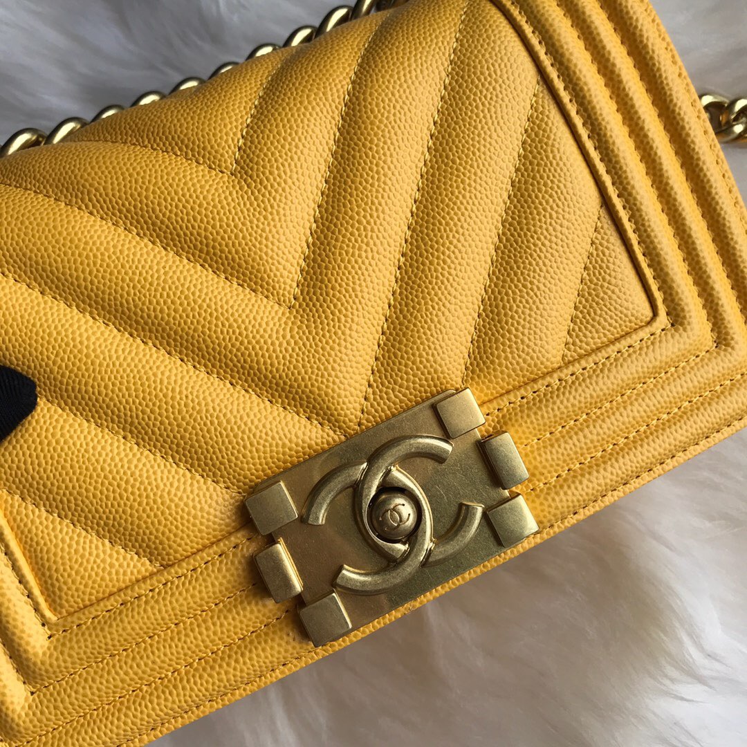 A67085, Small BOY CHANEL Handbag, Calfskin