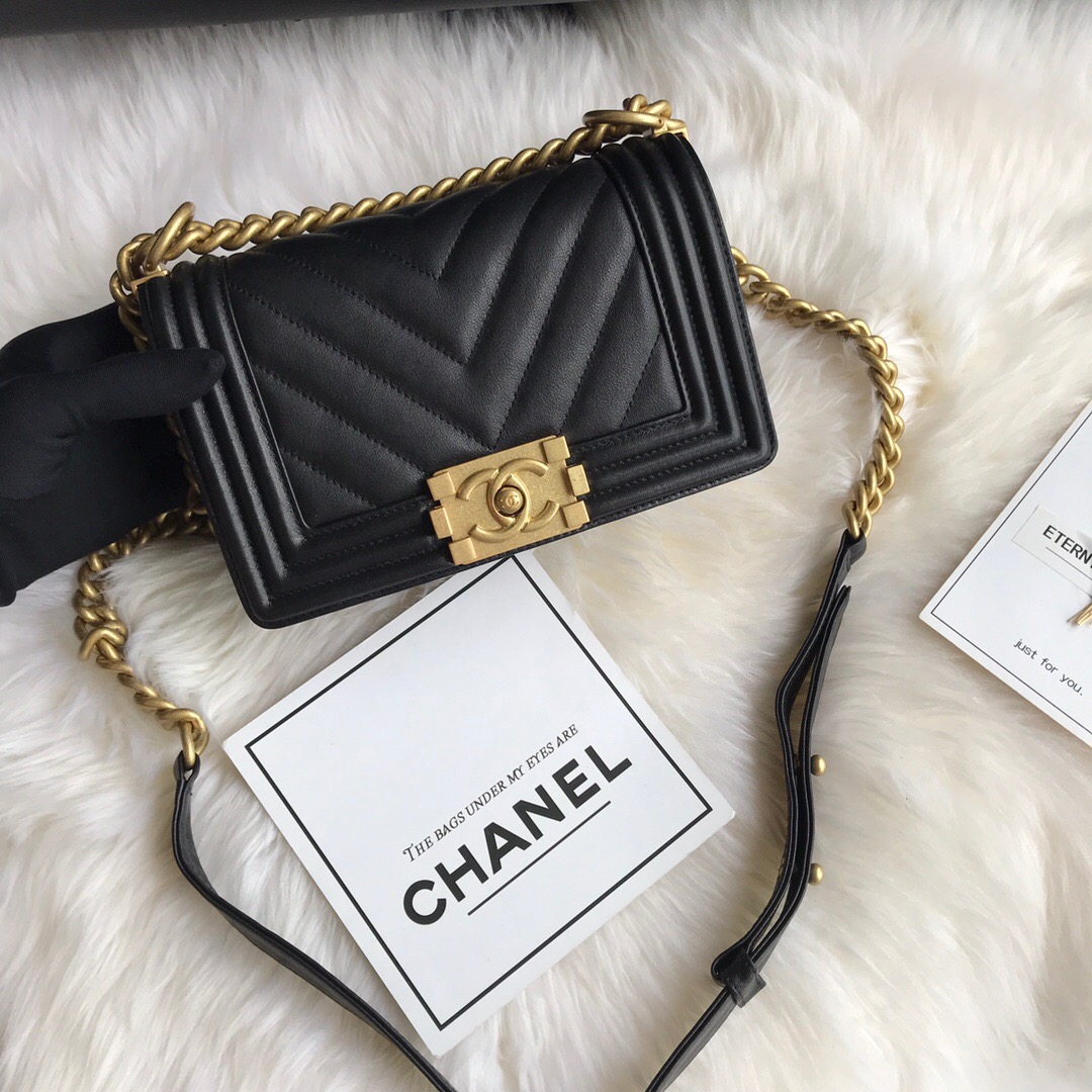 A67085, Small BOY CHANEL Handbag, Calfskin