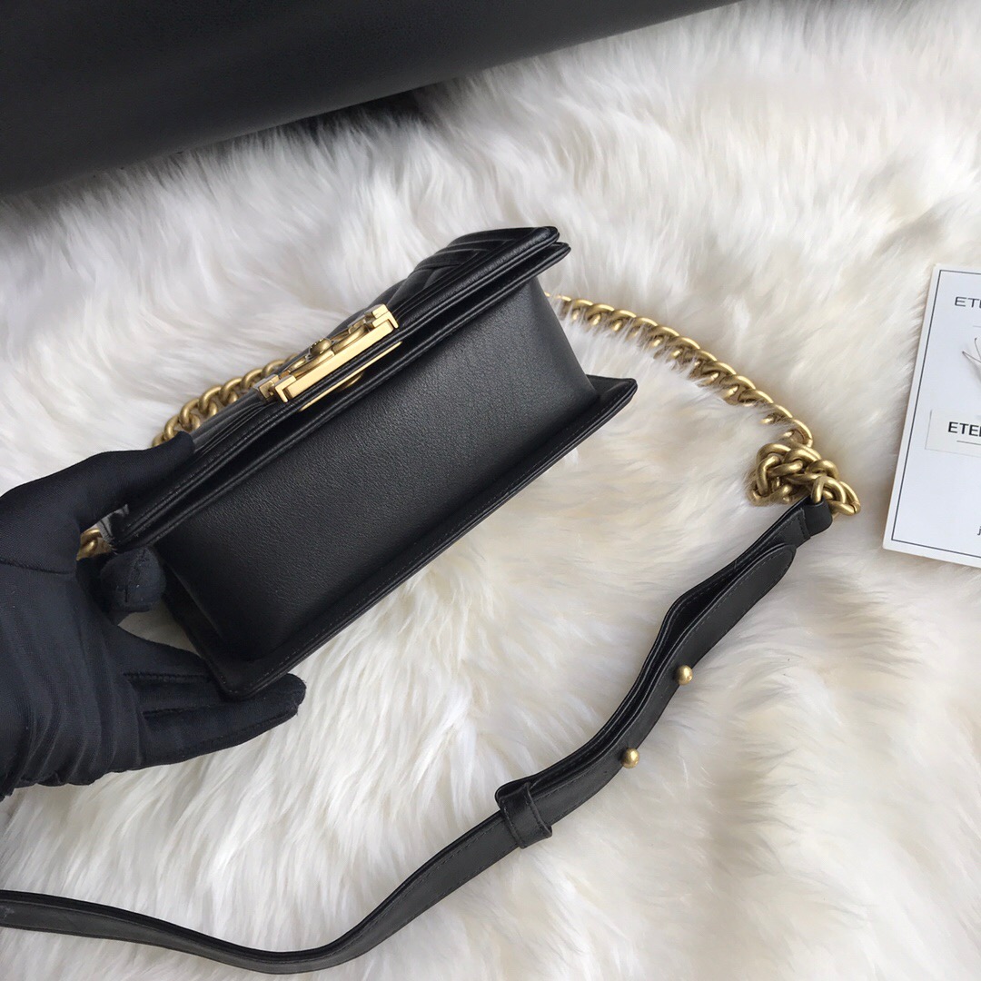 A67085, Small BOY CHANEL Handbag, Calfskin