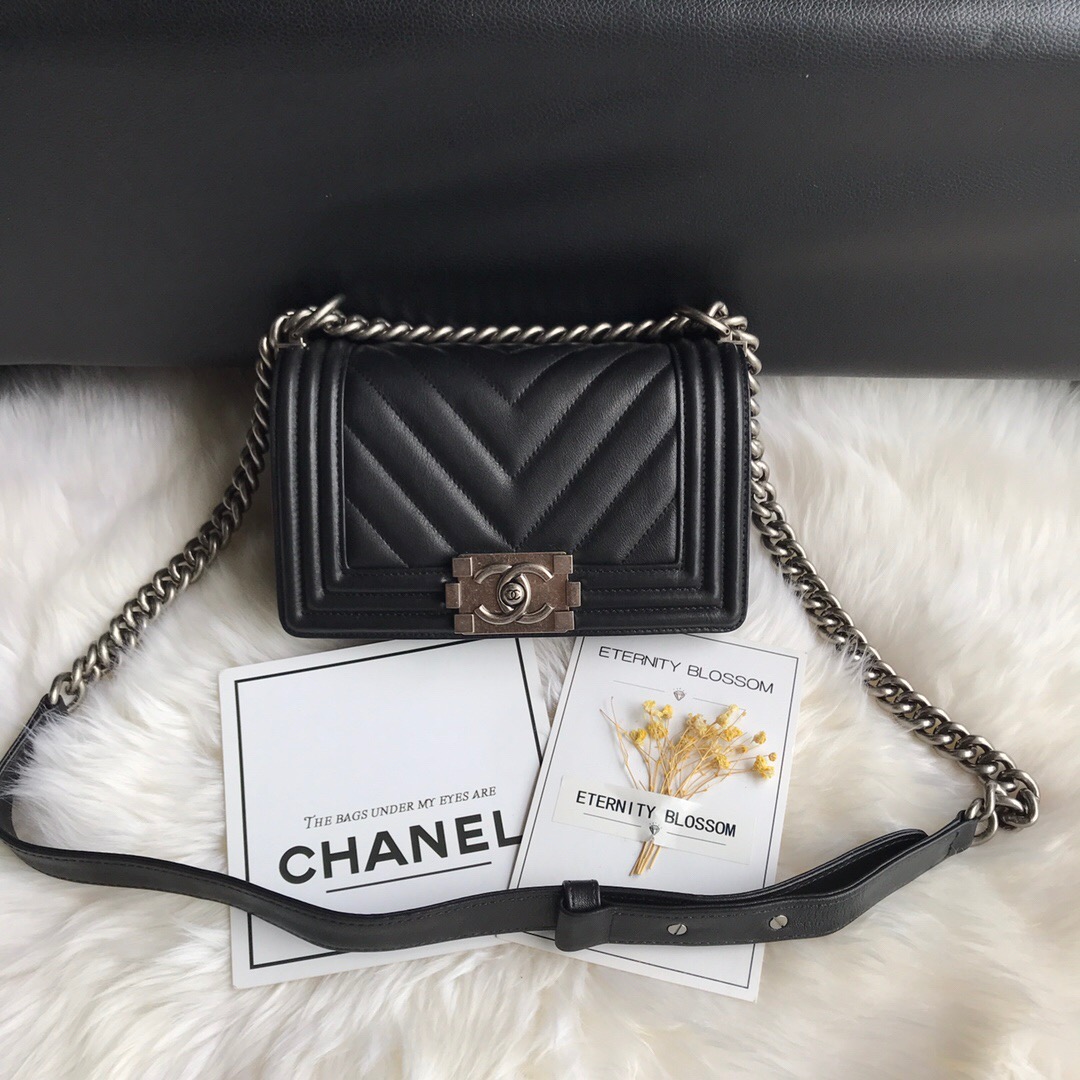 A67085, Small BOY CHANEL Handbag, Calfskin