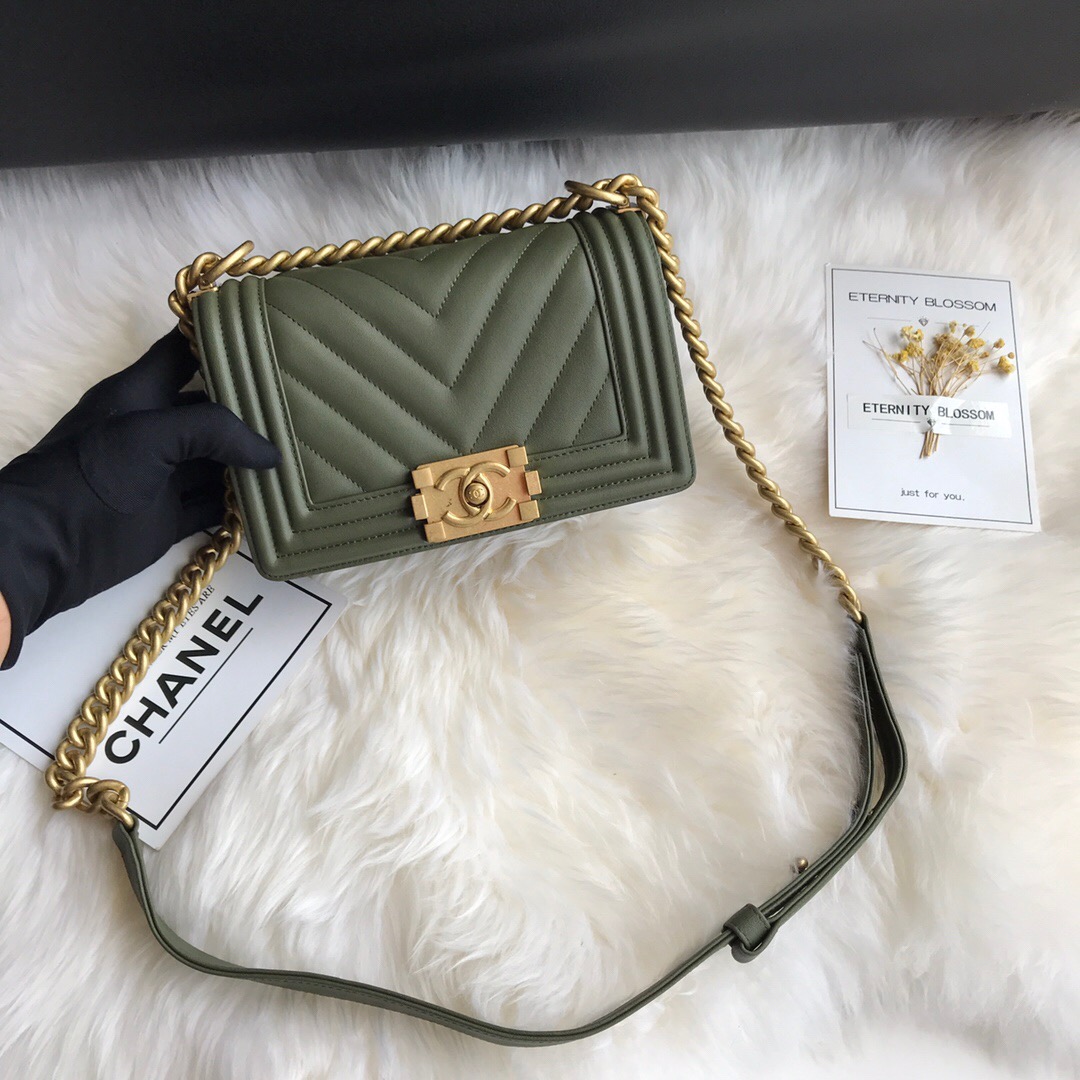 A67085, Small BOY CHANEL Handbag, Calfskin
