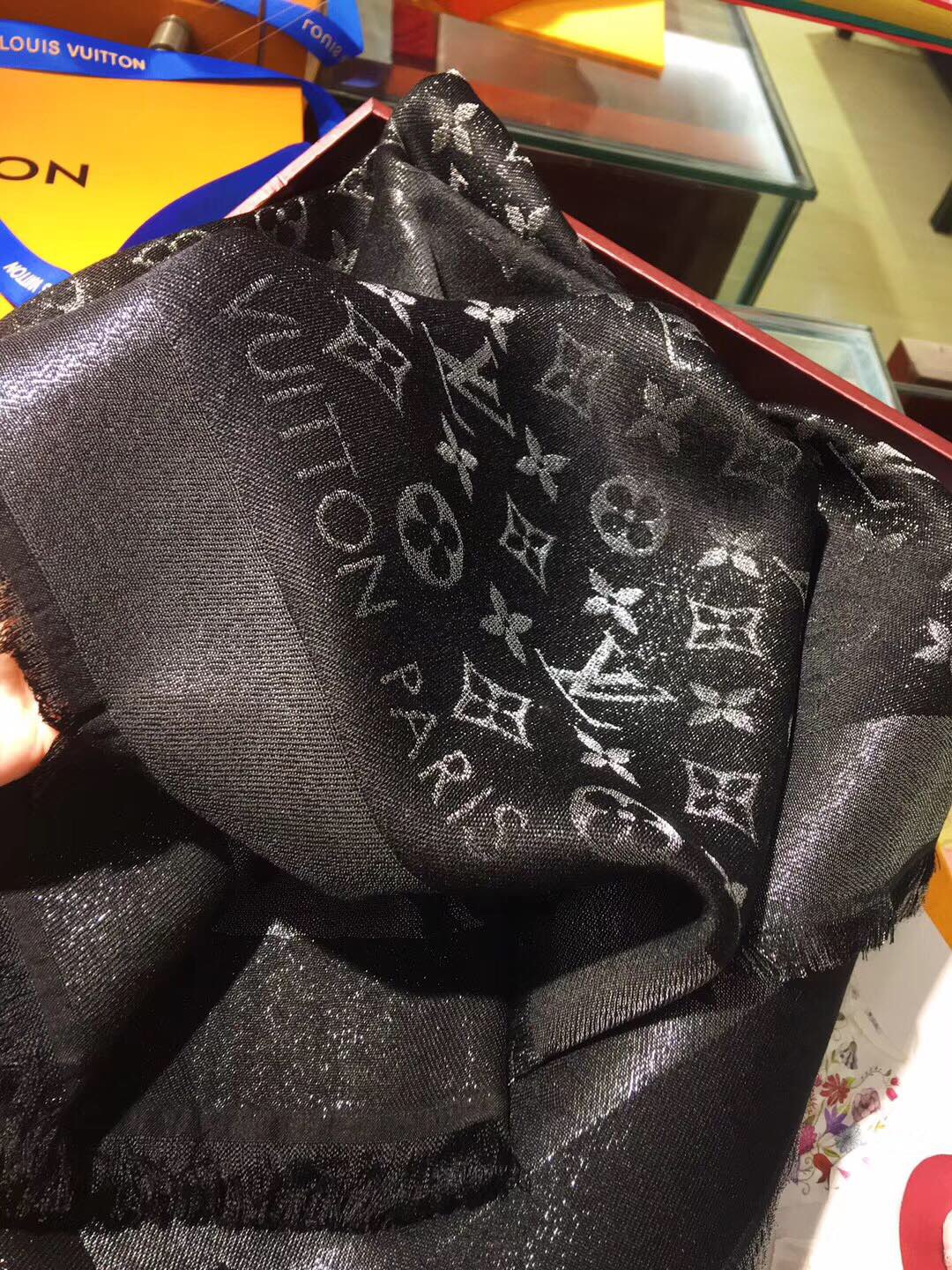MONOGRAM SHINE(Silver) SHAWL, LOUIS VUITTON LV SHAWL