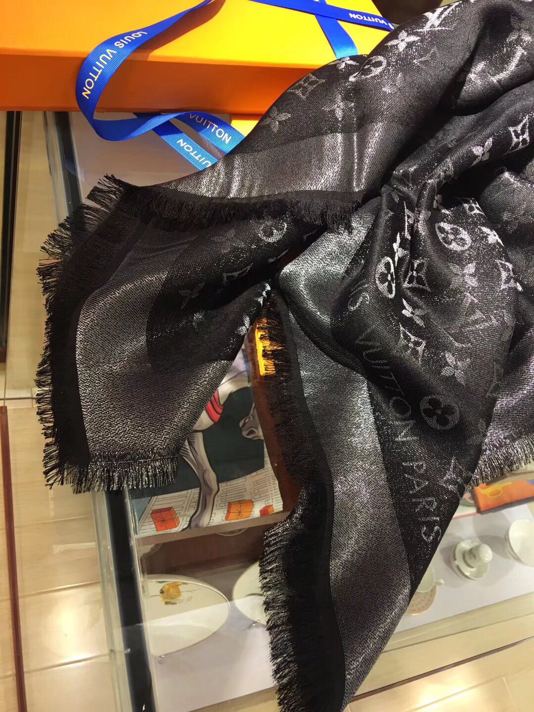 MONOGRAM SHINE(Silver) SHAWL, LOUIS VUITTON LV SHAWL