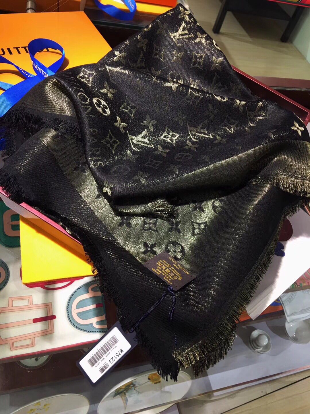 MONOGRAM SHINE(Gold) SHAWL, LOUIS VUITTON LV SHAWL