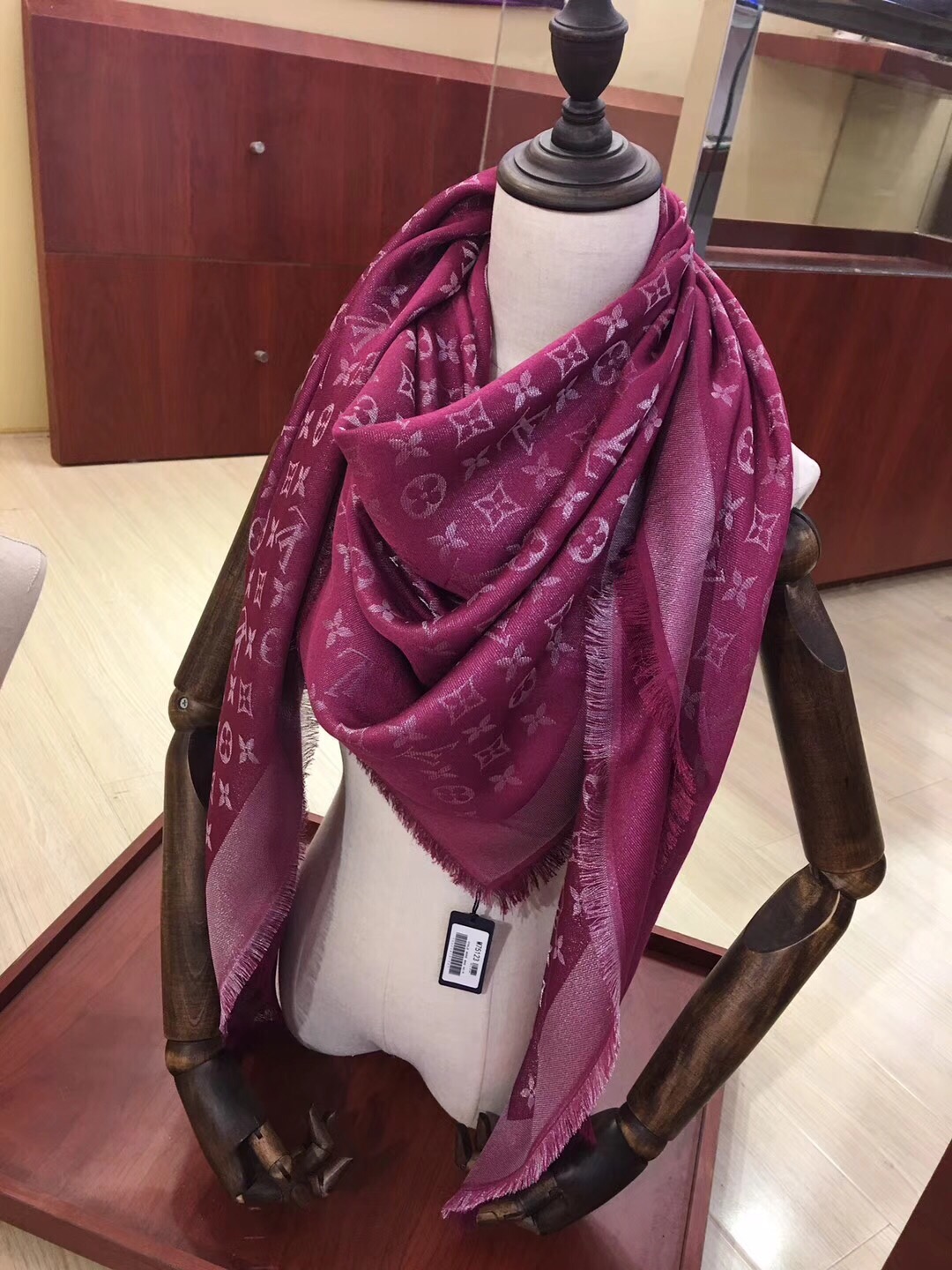 MONOGRAM SHINE(Silver) SHAWL, LOUIS VUITTON LV SHAWL