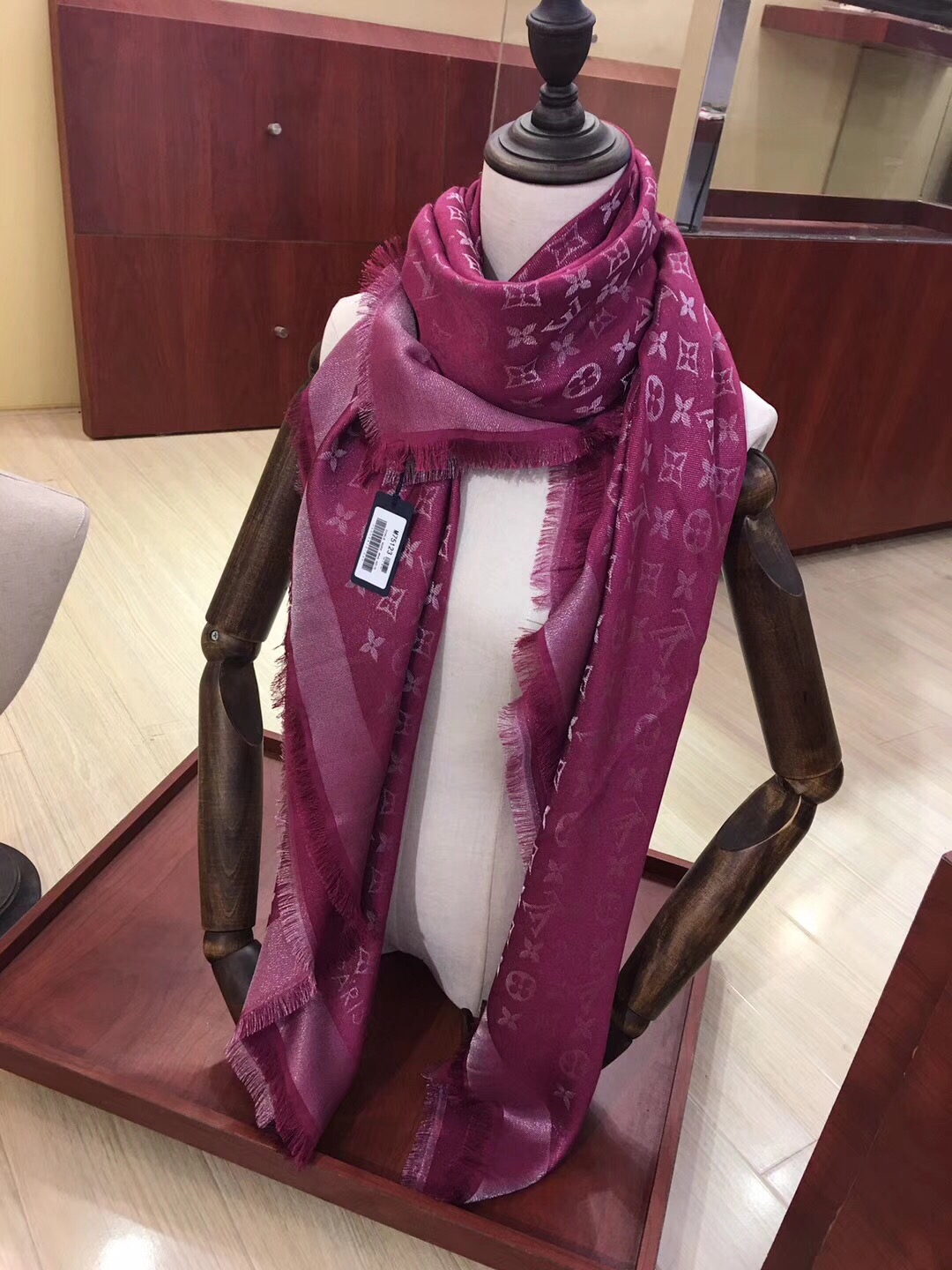 MONOGRAM SHINE(Silver) SHAWL, LOUIS VUITTON LV SHAWL