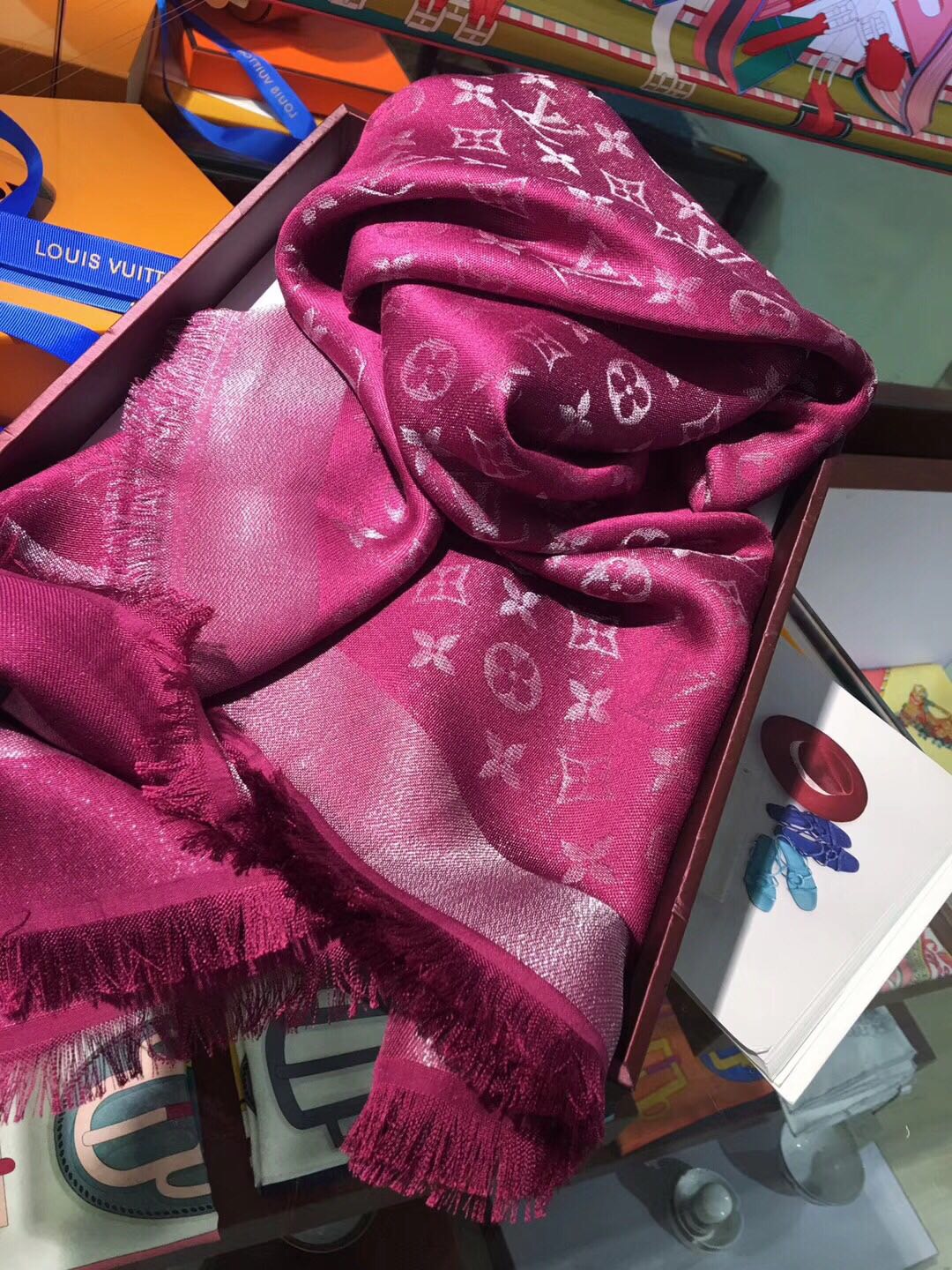 MONOGRAM SHINE(Silver) SHAWL, LOUIS VUITTON LV SHAWL