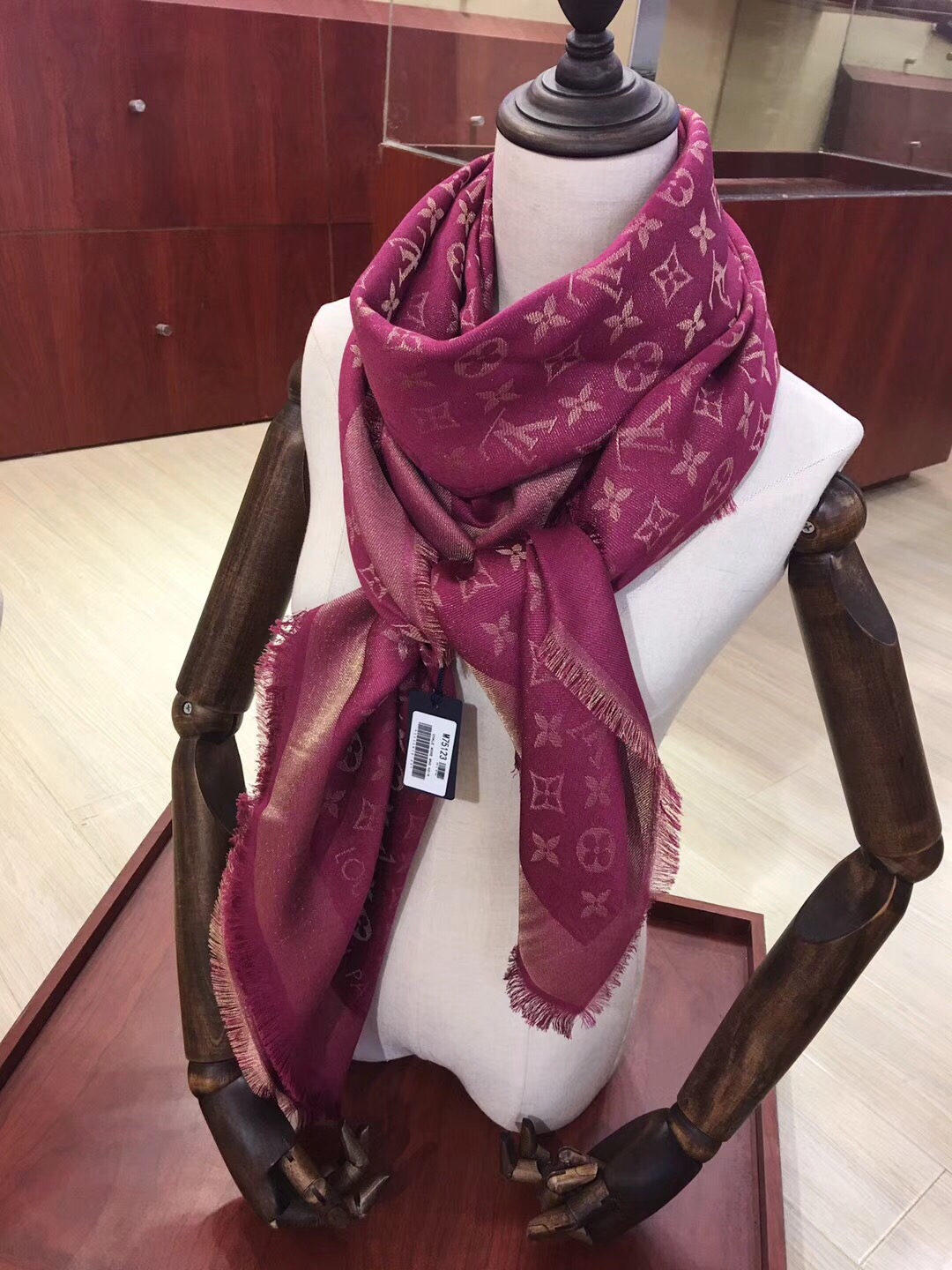 MONOGRAM SHINE(Gold) SHAWL, LOUIS VUITTON LV SHAWL