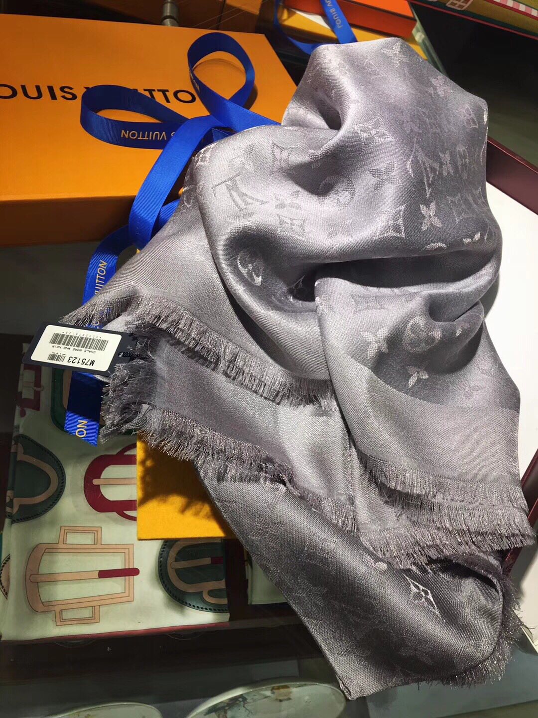 MONOGRAM SHINE(Silver) SHAWL, LOUIS VUITTON LV SHAWL