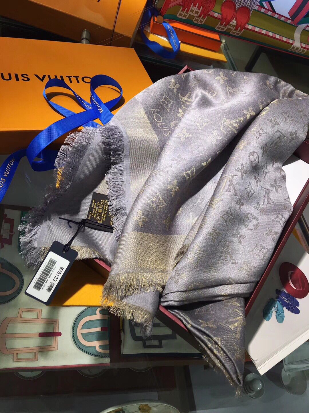 MONOGRAM SHINE(Gold) SHAWL, LOUIS VUITTON LV SHAWL