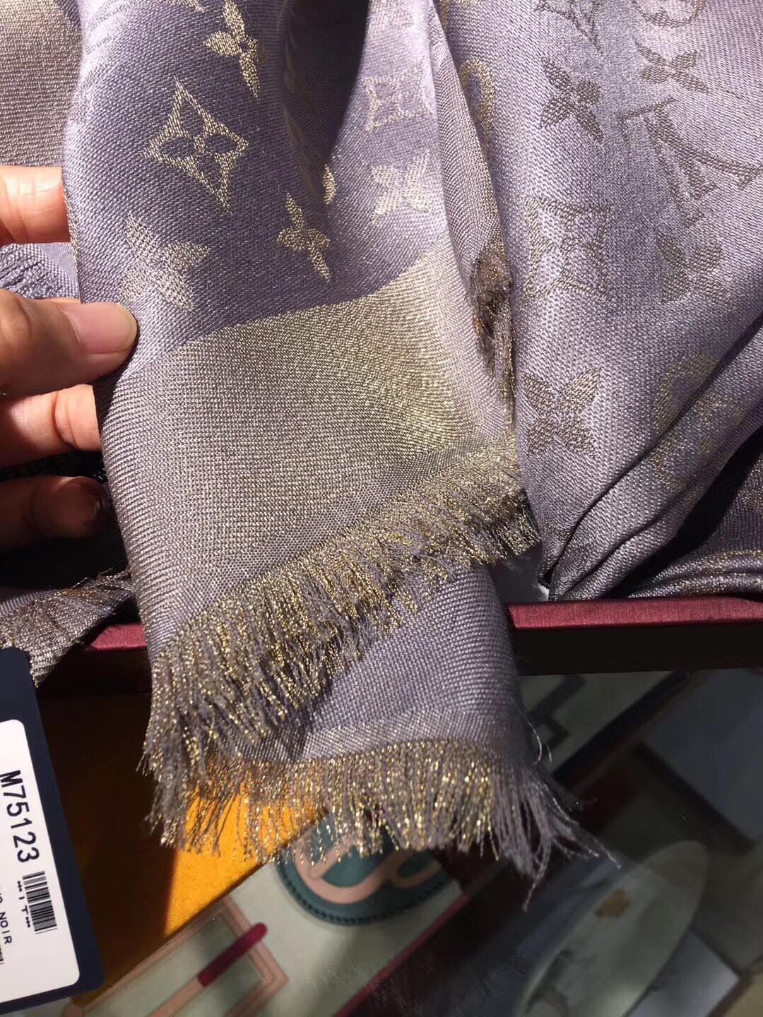 MONOGRAM SHINE(Gold) SHAWL, LOUIS VUITTON LV SHAWL