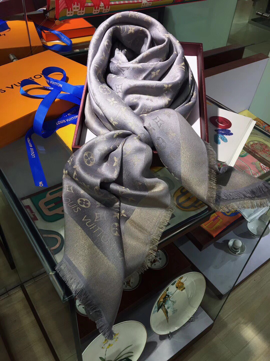 MONOGRAM SHINE(Gold) SHAWL, LOUIS VUITTON LV SHAWL