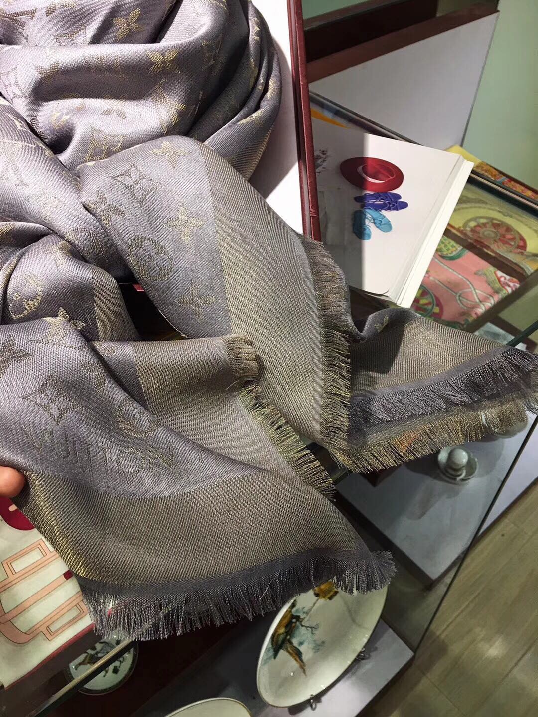 MONOGRAM SHINE(Gold) SHAWL, LOUIS VUITTON LV SHAWL