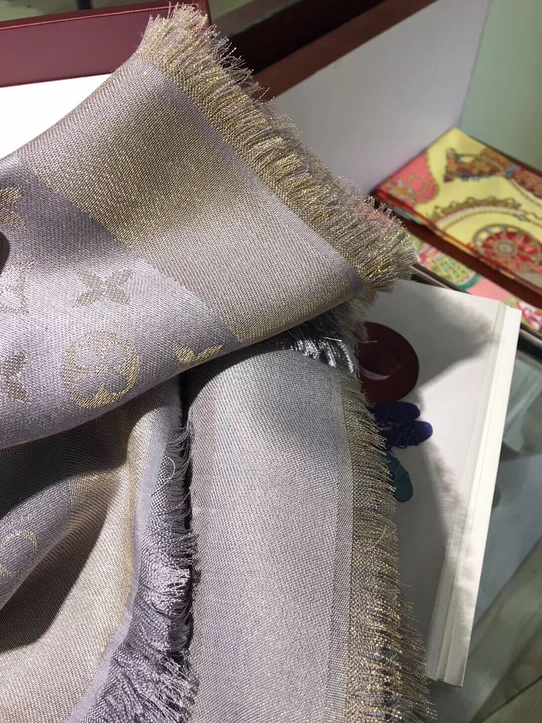 MONOGRAM SHINE(Gold) SHAWL, LOUIS VUITTON LV SHAWL