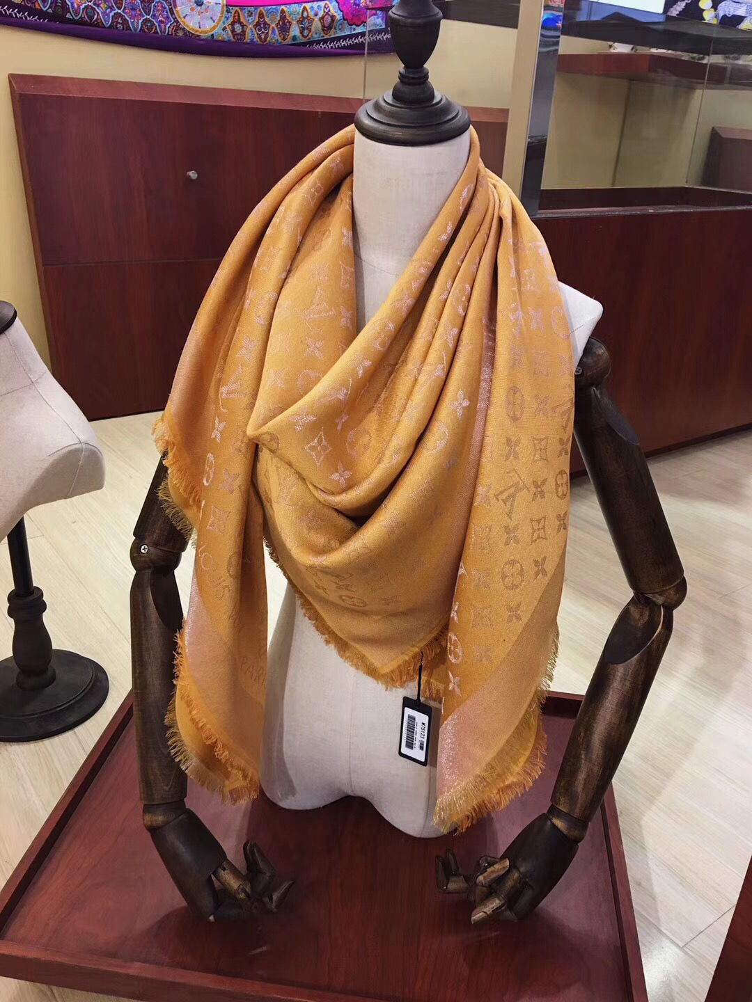 MONOGRAM SHINE(Silver) SHAWL, LOUIS VUITTON LV SHAWL