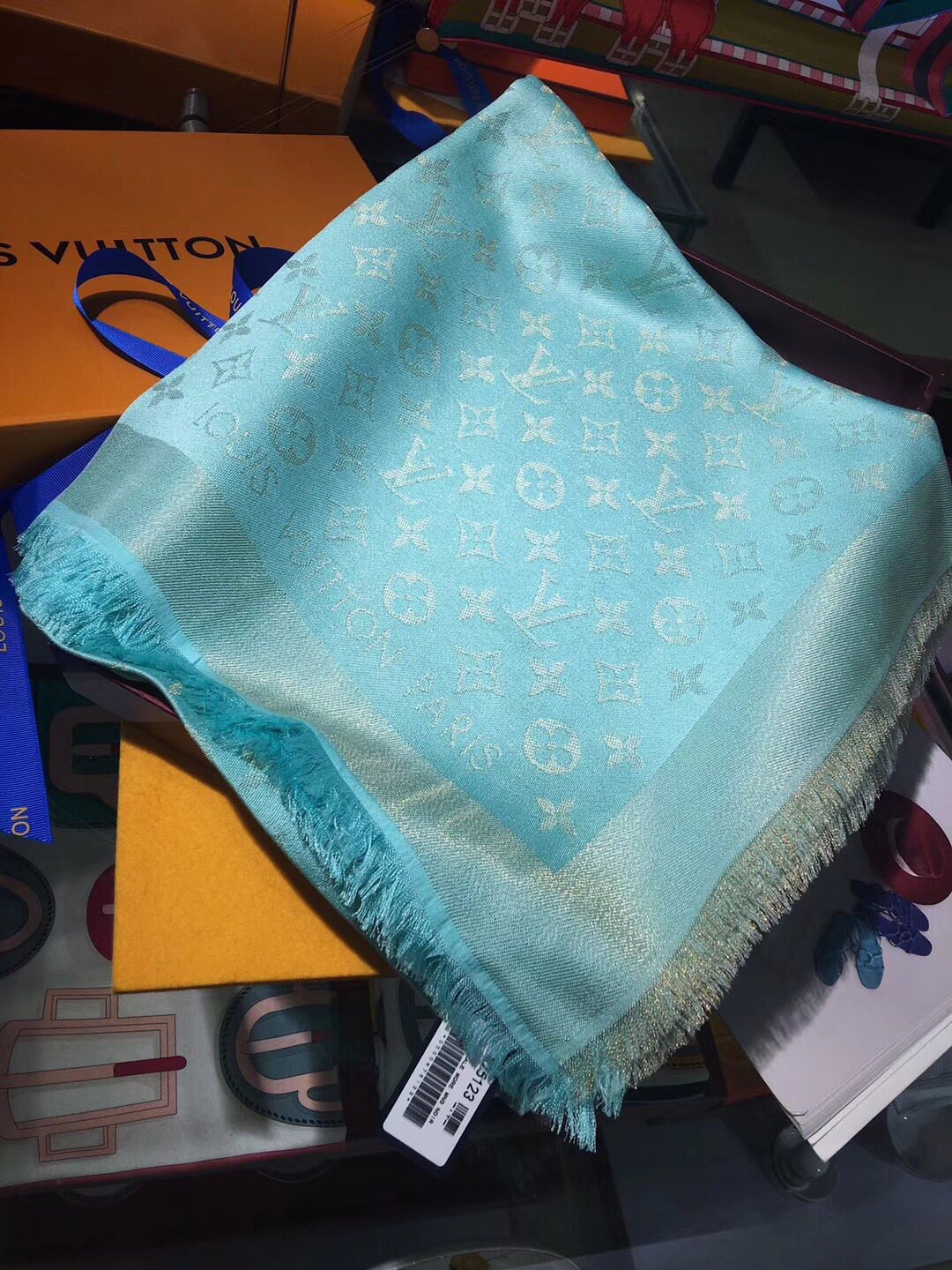 MONOGRAM SHINE(Gold) SHAWL, LOUIS VUITTON LV SHAWL