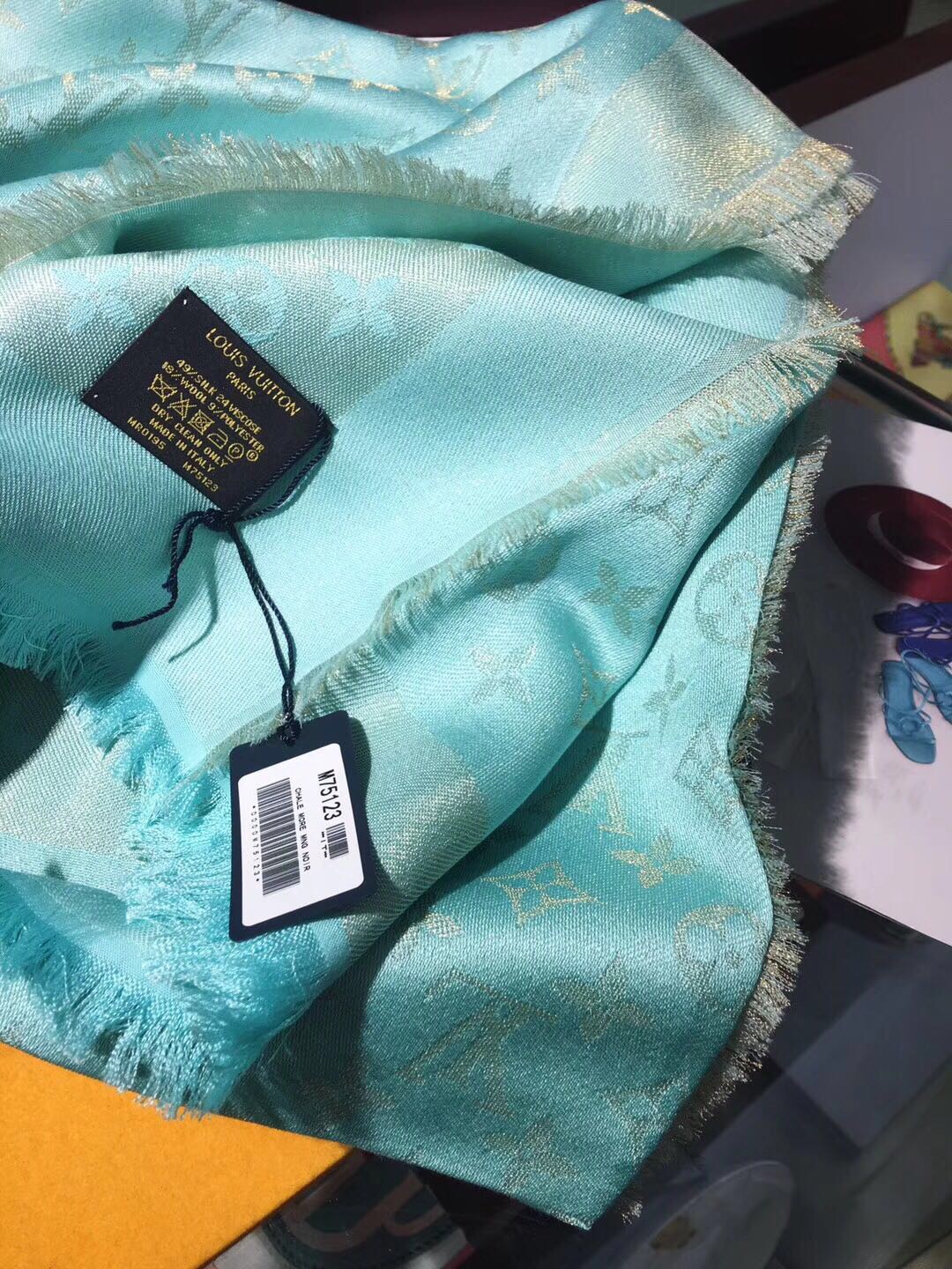 MONOGRAM SHINE(Gold) SHAWL, LOUIS VUITTON LV SHAWL