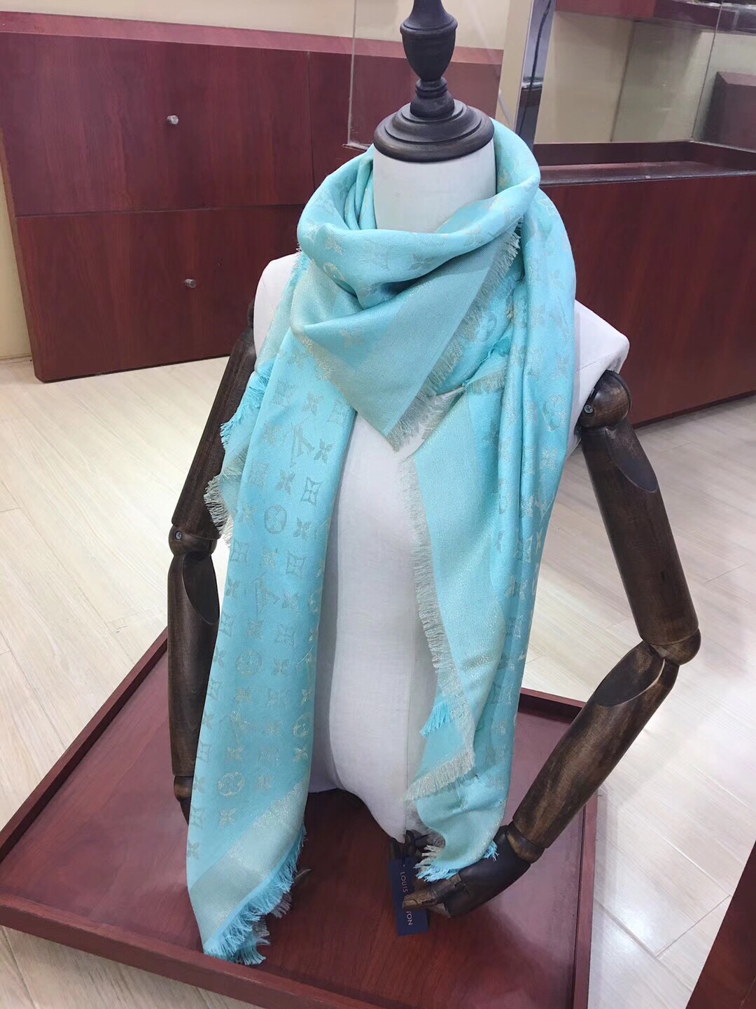 MONOGRAM SHINE(Gold) SHAWL, LOUIS VUITTON LV SHAWL