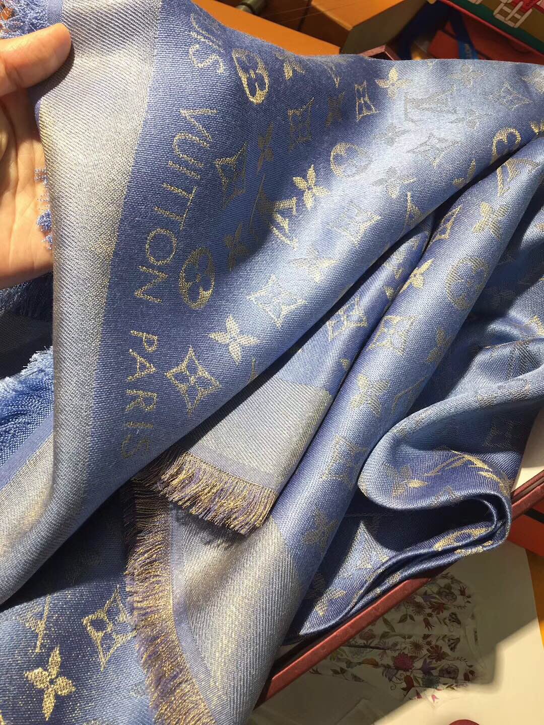 MONOGRAM SHINE(Gold) SHAWL, LOUIS VUITTON LV SHAWL