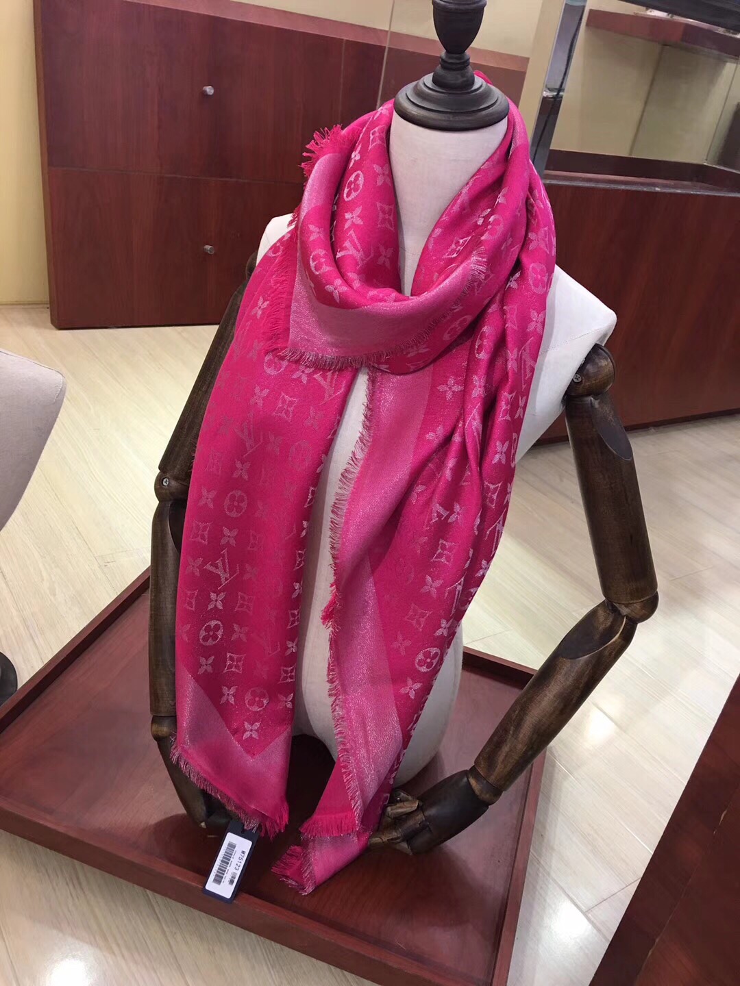 MONOGRAM SHINE(Silver) SHAWL, LOUIS VUITTON LV SHAWL