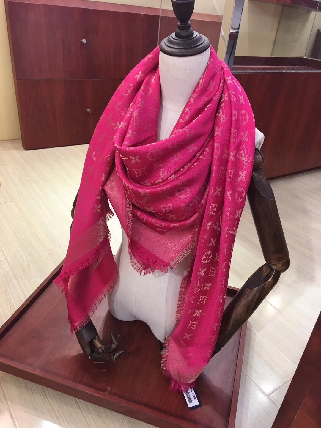 MONOGRAM SHINE(Gold) SHAWL, LOUIS VUITTON LV SHAWL