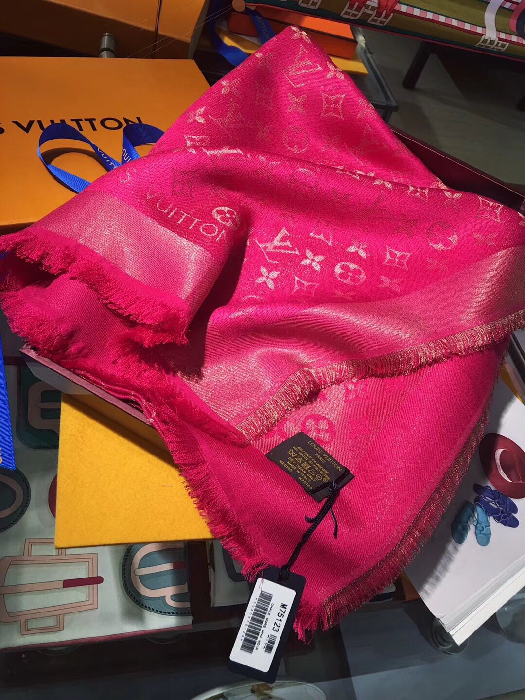 MONOGRAM SHINE(Gold) SHAWL, LOUIS VUITTON LV SHAWL