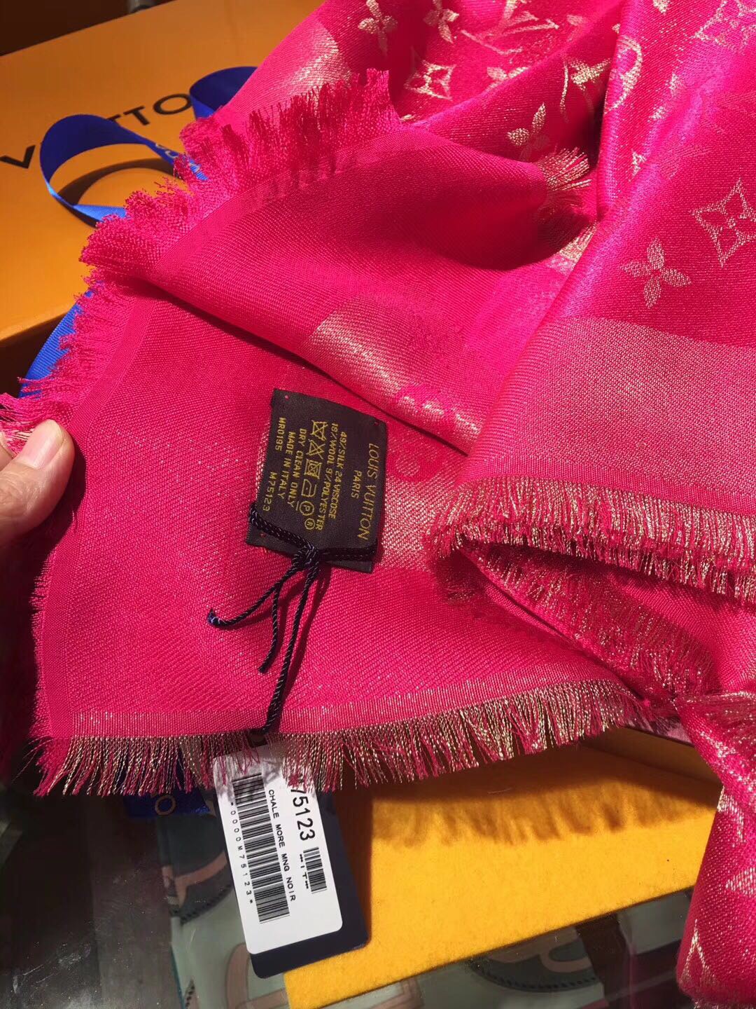 MONOGRAM SHINE(Gold) SHAWL, LOUIS VUITTON LV SHAWL