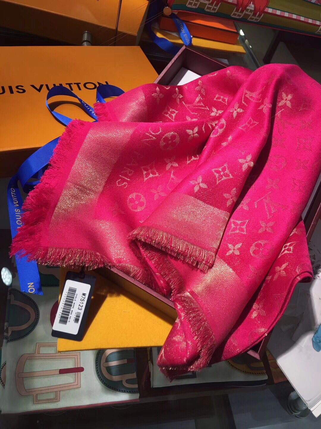MONOGRAM SHINE(Gold) SHAWL, LOUIS VUITTON LV SHAWL