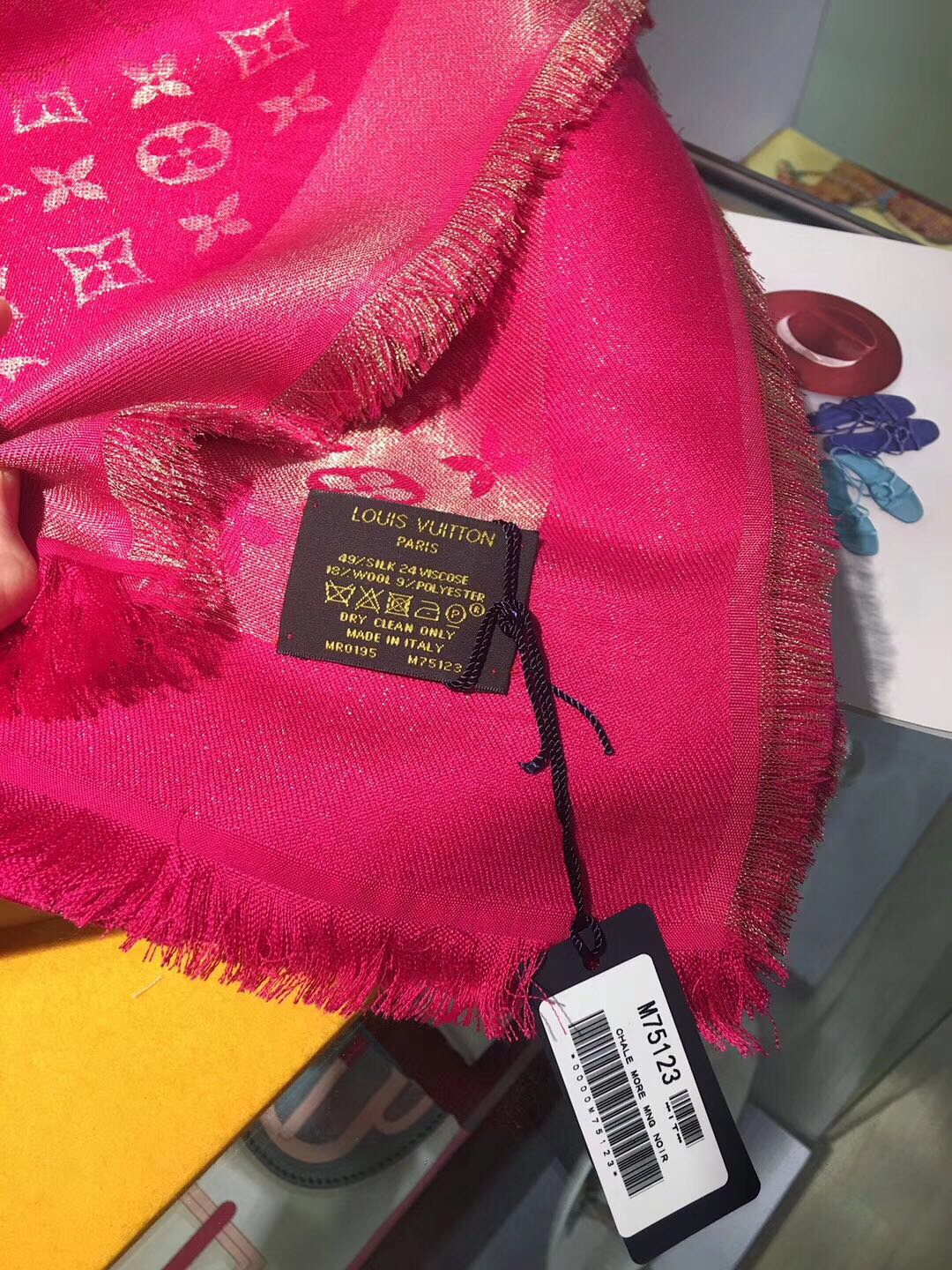 MONOGRAM SHINE(Gold) SHAWL, LOUIS VUITTON LV SHAWL