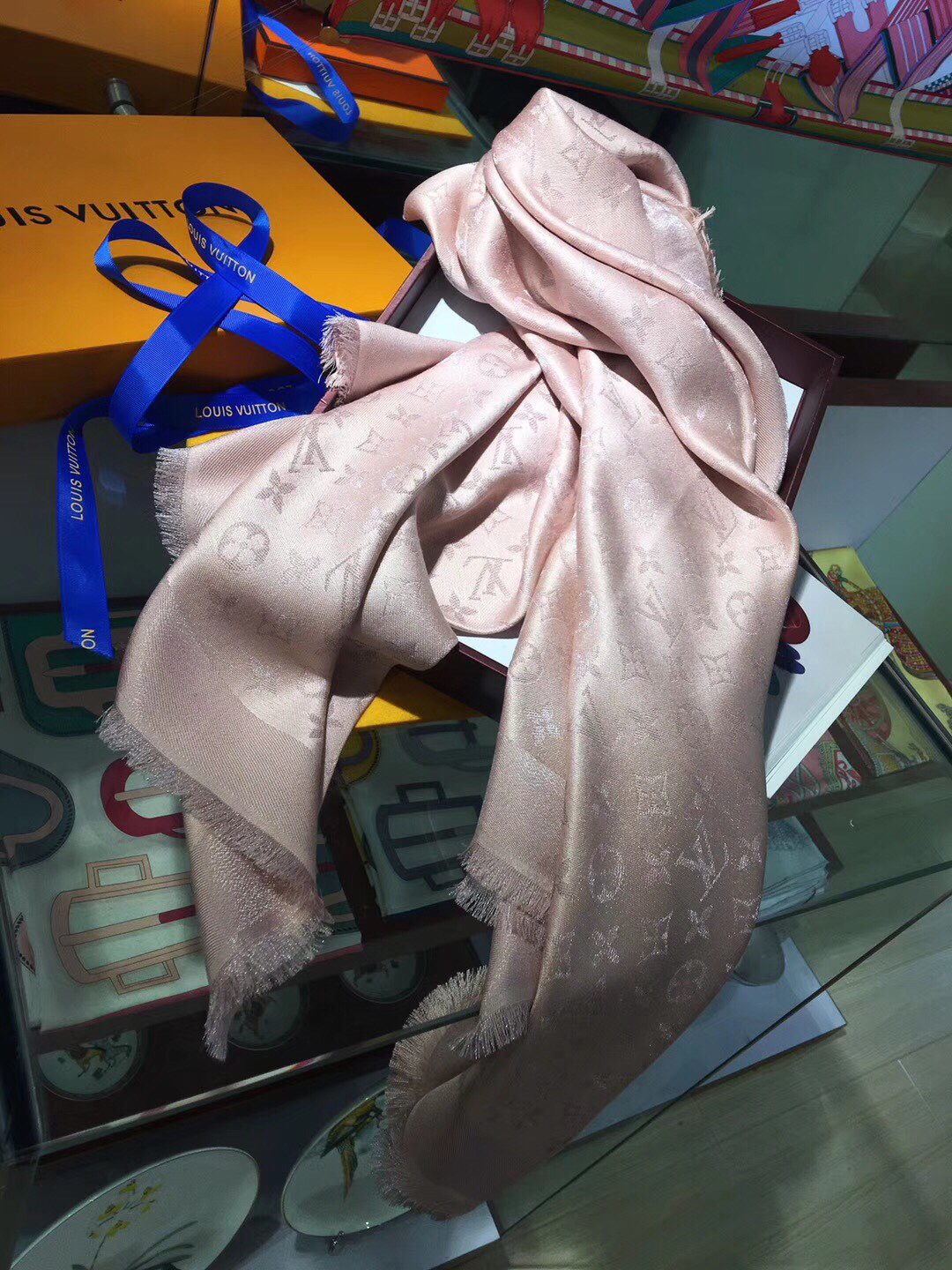 MONOGRAM SHINE(Silver) SHAWL, LOUIS VUITTON LV SHAWL
