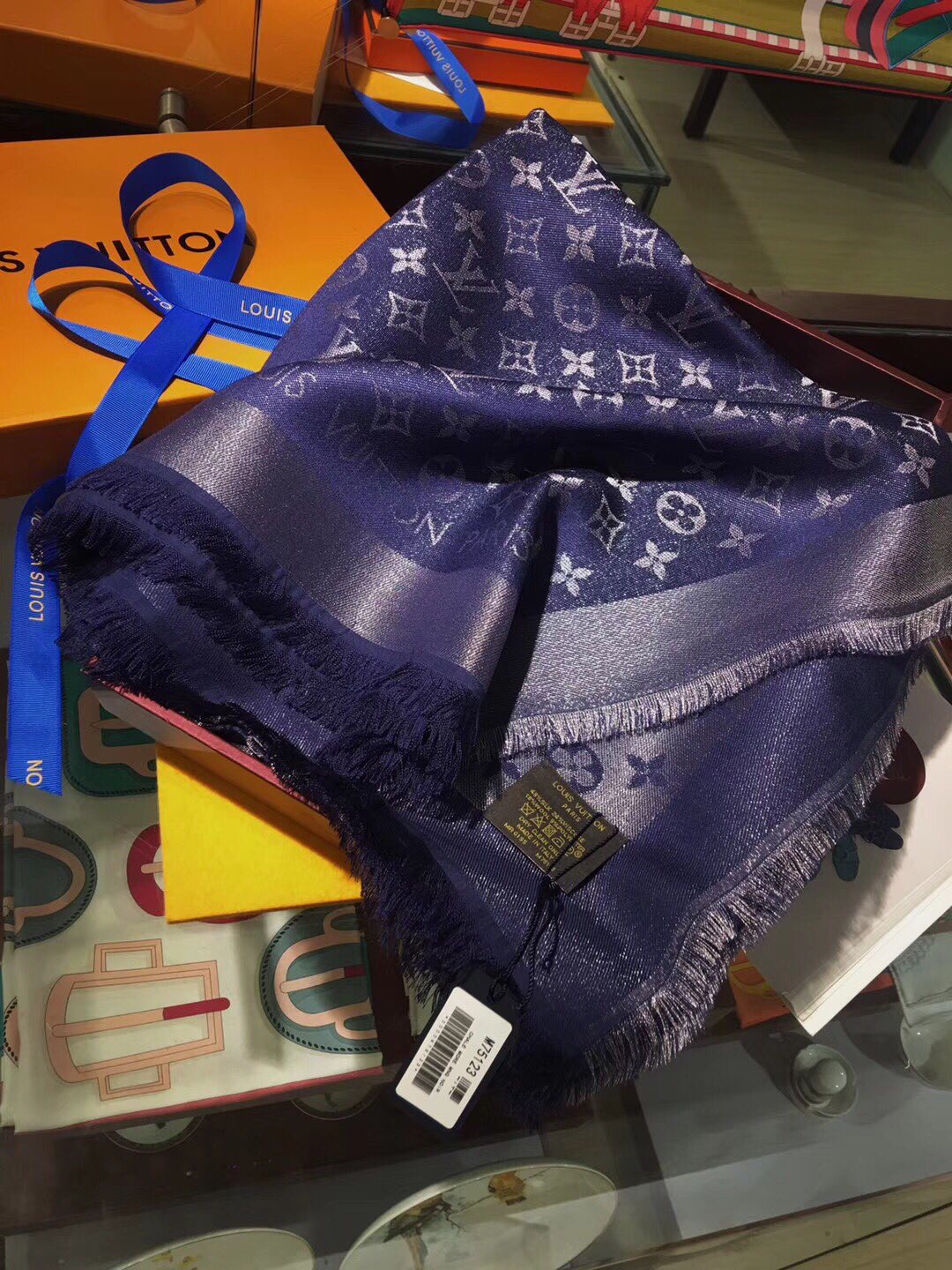MONOGRAM SHINE(Silver) SHAWL, LOUIS VUITTON LV SHAWL