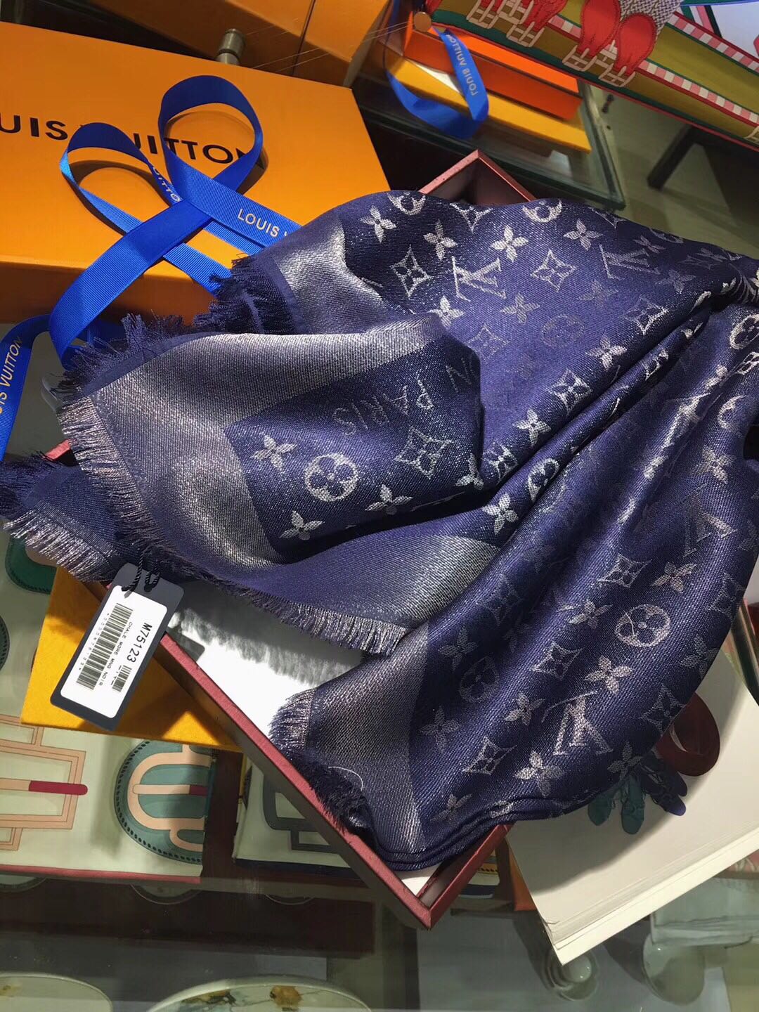 MONOGRAM SHINE(Silver) SHAWL, LOUIS VUITTON LV SHAWL
