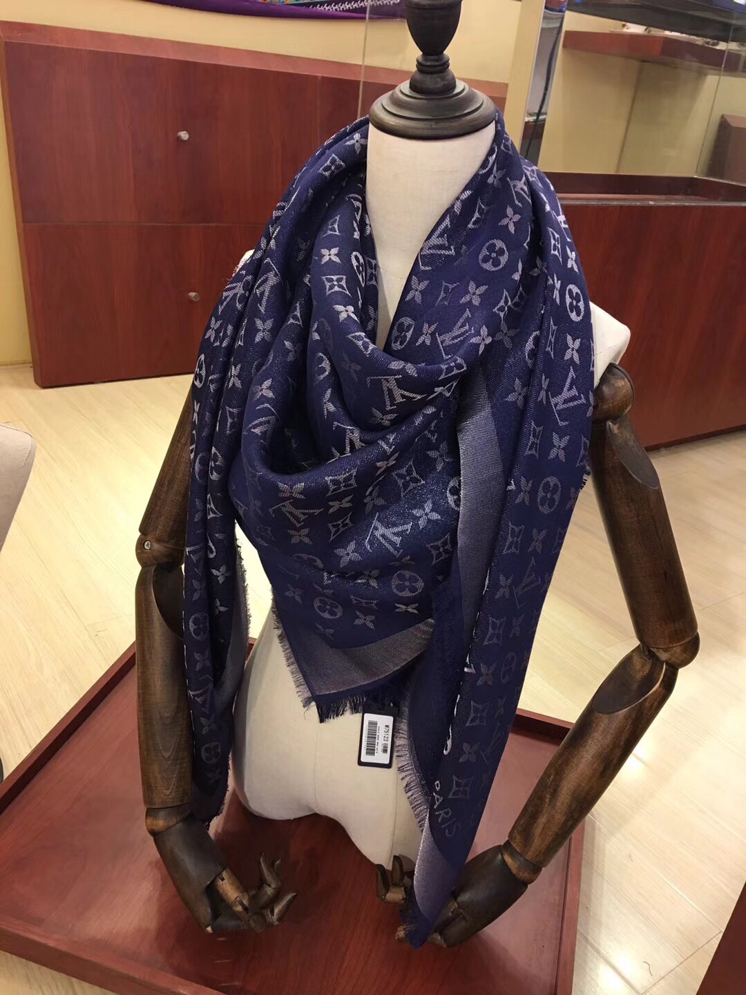 MONOGRAM SHINE(Silver) SHAWL, LOUIS VUITTON LV SHAWL