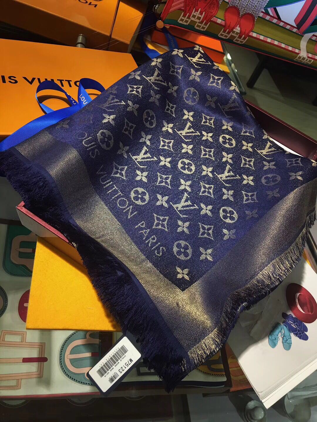 MONOGRAM SHINE(Gold) SHAWL, LOUIS VUITTON LV SHAWL